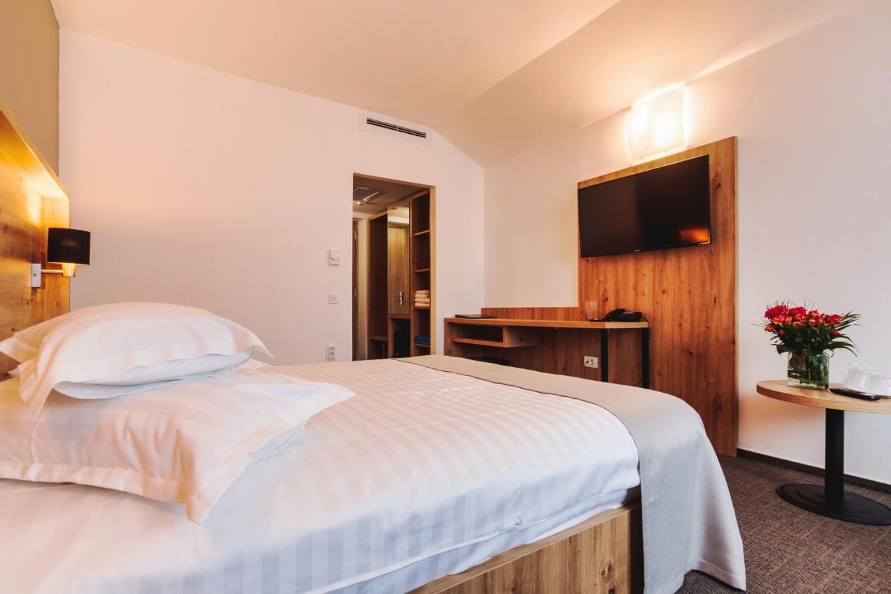 Hotel Domnitei Călimăneşti Extérieur photo