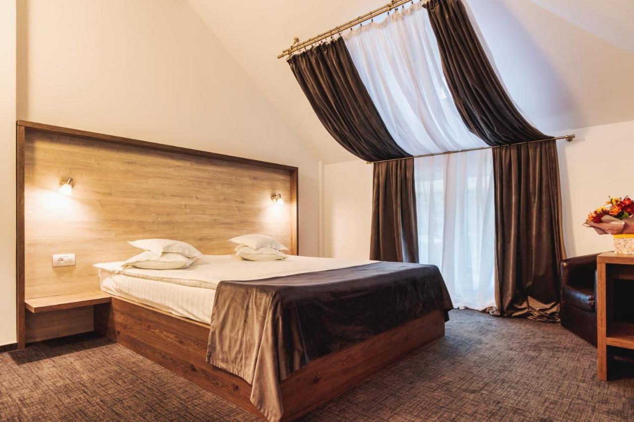 Hotel Domnitei Călimăneşti Extérieur photo